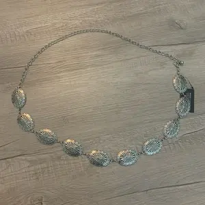 Miley Belt - Metal Oval Belt with Sunburst Design for Stylish Outfits