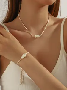 One necklace and one bracelet, a cute and simple style fashionable small fish necklace and small fish bracelet, suitable for ladies to wear on daily outings