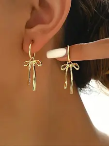 1 Pair Dainty Gold Bow Earrings For Women - Sparkling Cute Sweet Feminine Gold-Tone Statement Jewelry, Versatile Accessory For Daily/Party/Dating/Celebration, Ideal Gift For Her, Trendy Jewelry
