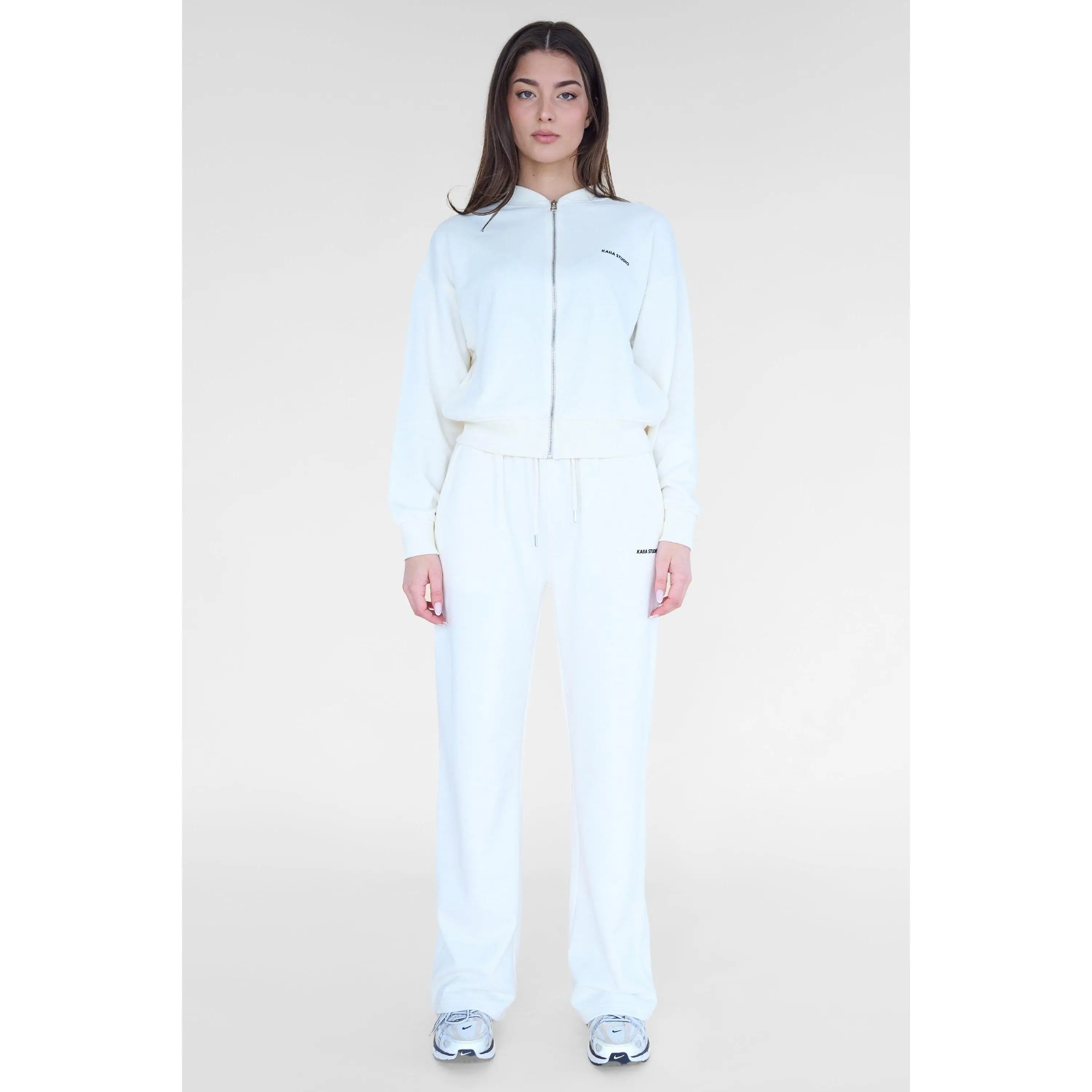 Kaiia Studio Back Pocket Wide Leg Sweat Pants Ecru
