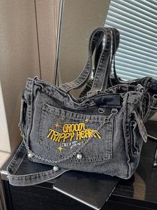 women's chain decor denim tote bag, letter & star pattern designer crossbody bag, casual trendy versatile high-quality daily commuting bag, girl shoulder bag, fall outfits, 80s fall freshness fall fall outfits 2025, vintage bag, stylish crossbody