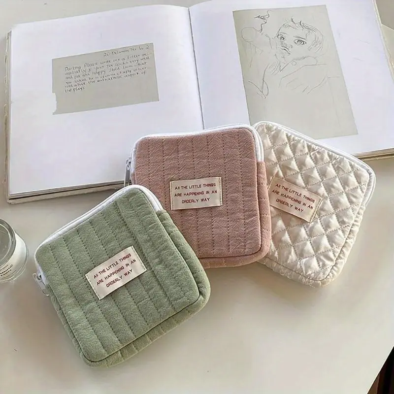 Cute Makeup Pouch, Portable Cosmetic & Digital Organizer Pouch for Earphones, Lipstick