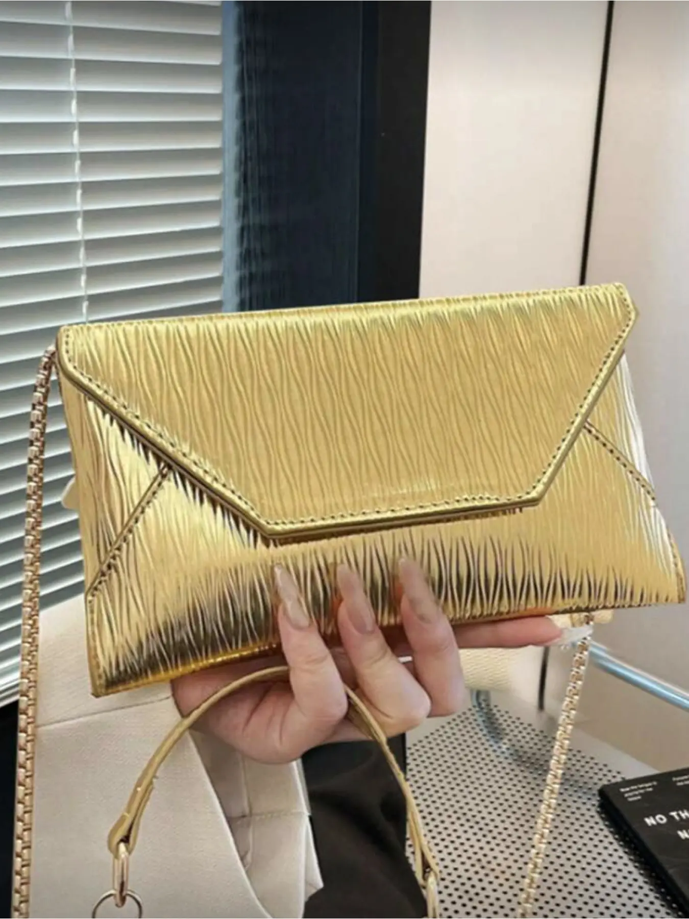 2026 New Women's Solid Color Chain Patent Leather Envelope Bag Elegant Shoulder Crossbody Bag