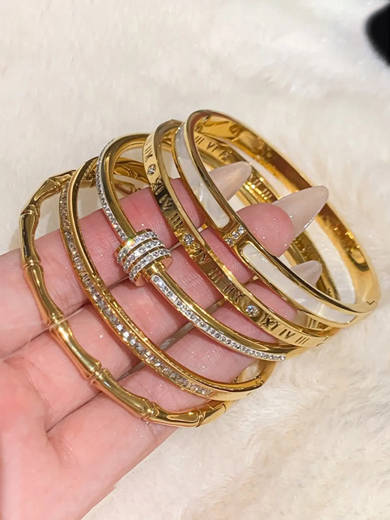 5-Piece Zirconia Inlaid Titanium Steel Bracelet Set, Waterproof Non-Fading Gold Plated, High-End Plain Circle Bangles, Exquisite Bracelet, Elegant Jewelry Bracelet, Stackable Bracelets, Stacking Bangle Bracelet