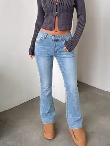Women's Y2K Vintage Flare Medium Wash Denim Jeans, Low Waist Slim Fit with Double Button Design, Hip-Wrapping Flared Long Pants, Daily All-Match Casual Fashion Trousers, Womenswear