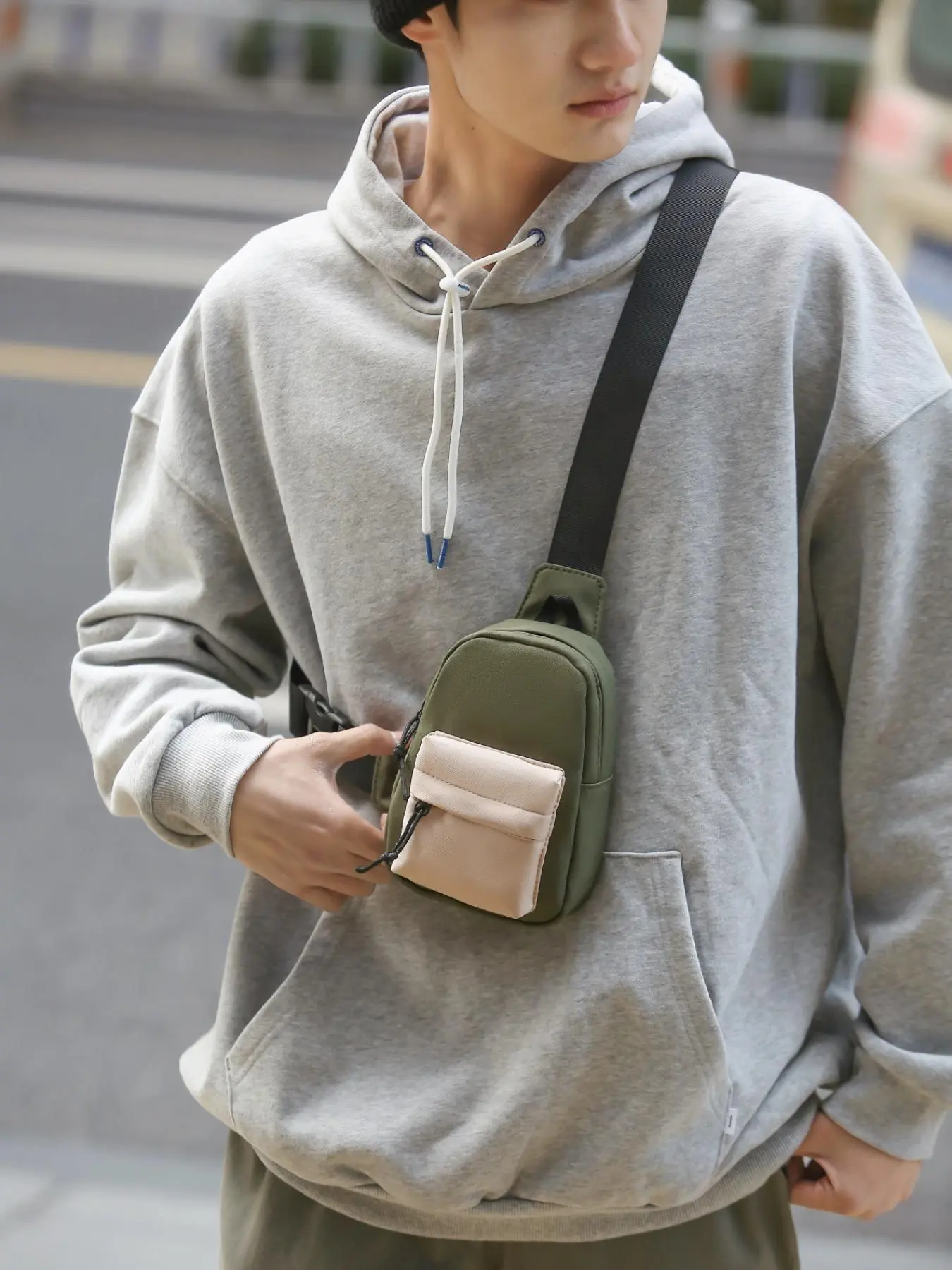 Men's Casual Solid Color Sling Bag, Fashionable Mini Crossbody Bag for Daily Used, Casual Trendy Versatile High-quality Daily Commuting Bag