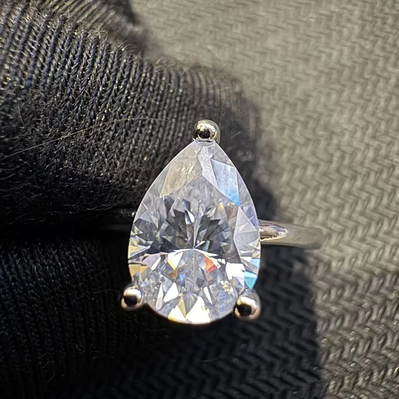 US LC | 2CT Silver-Tone Pear-Cut Moissanite Solitaire Ring ZXY-R2115-S2CT