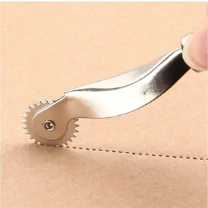 Sewing Tool Kit accessories Handle Practical Serrate Edge Pattern Tracer Tracing Tailor chalk Wheel Tailor Stitching Marker