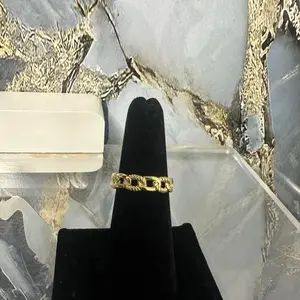10KT Gold Ring Size 7 – Chain Link Design