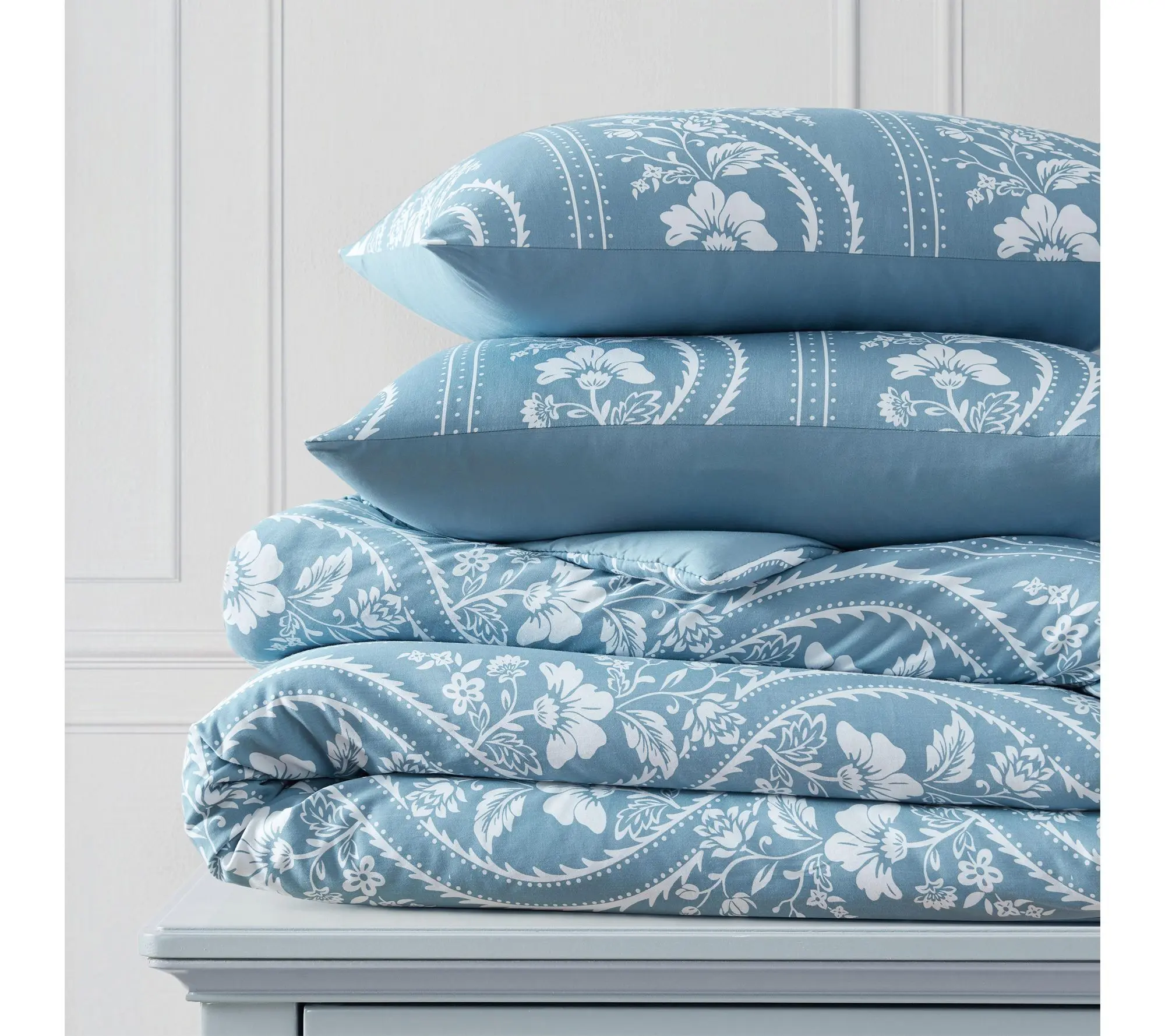 Martha Stewart Sophia Stripe Blue Cotton Twin Comforter Set Martha Stewart Sophia Stripe Blue Cotton Twin Comforter Set
