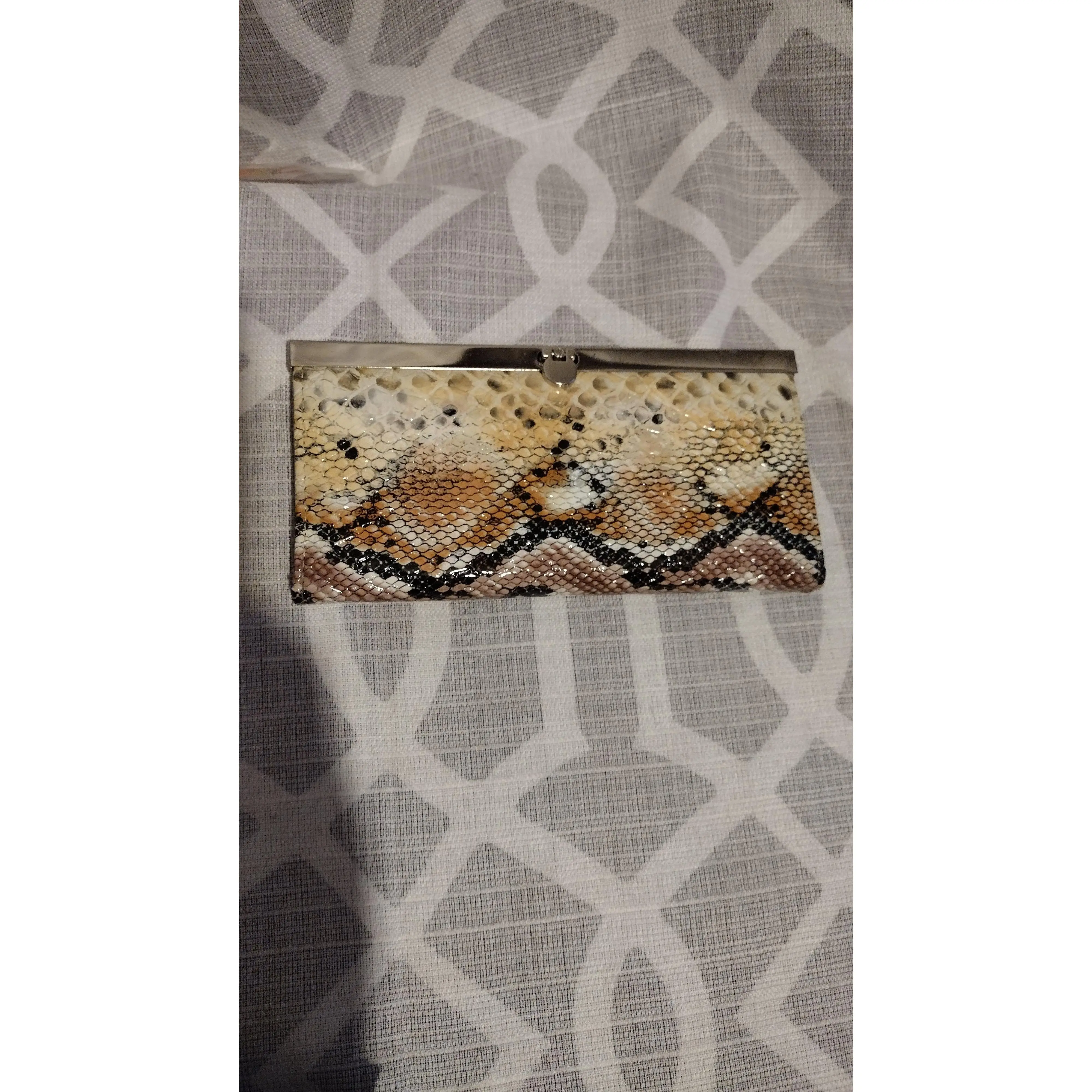 Women beige wallet