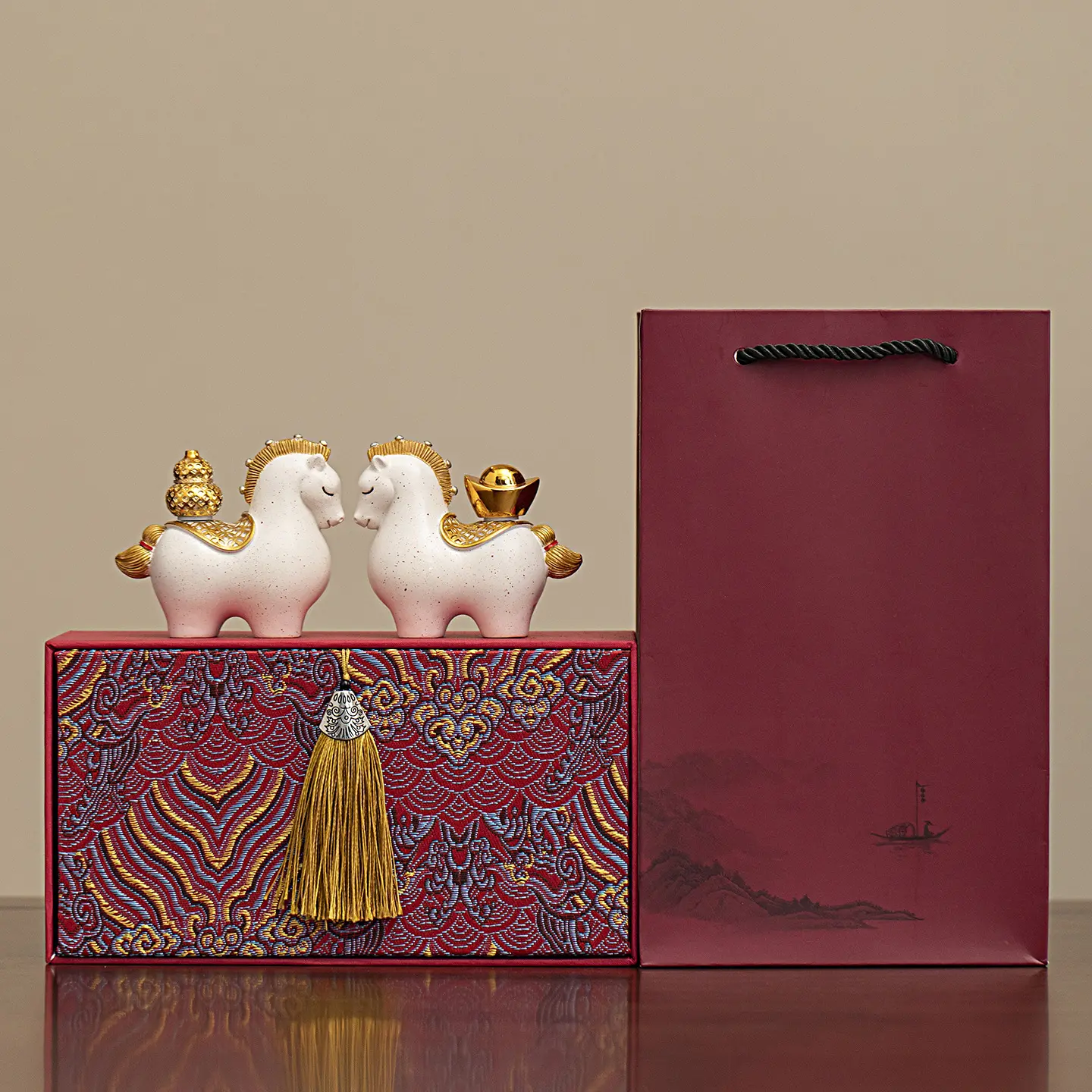 Simple white immediately comes with [a pair of gol