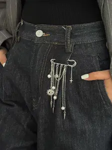 High-End Pin Devil Eye Pendant Brooch, Unique Rivet Imitation Pearl Belt Chain, Fashion Accessory for Stylish