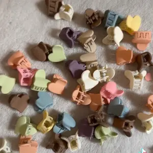 Mini heart clips