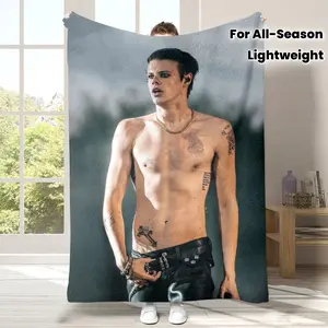 1pc Yungblud Graphic Print Flannel Blanket Ultra Soft All Season Lightweight Throw for Home Office Camping Travel Durable Fade Resistant Modern Style Gift for Music Fans Family Friends Blanket for Bed Office Relaxation