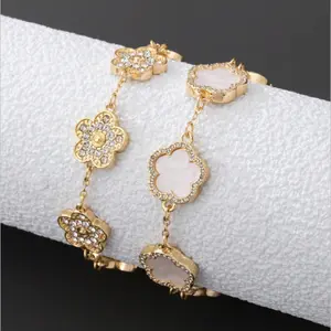 2-Piece Women’s Bracelet Set – Sparkling Four-Leaf Clover Layered Lucky Jewelry