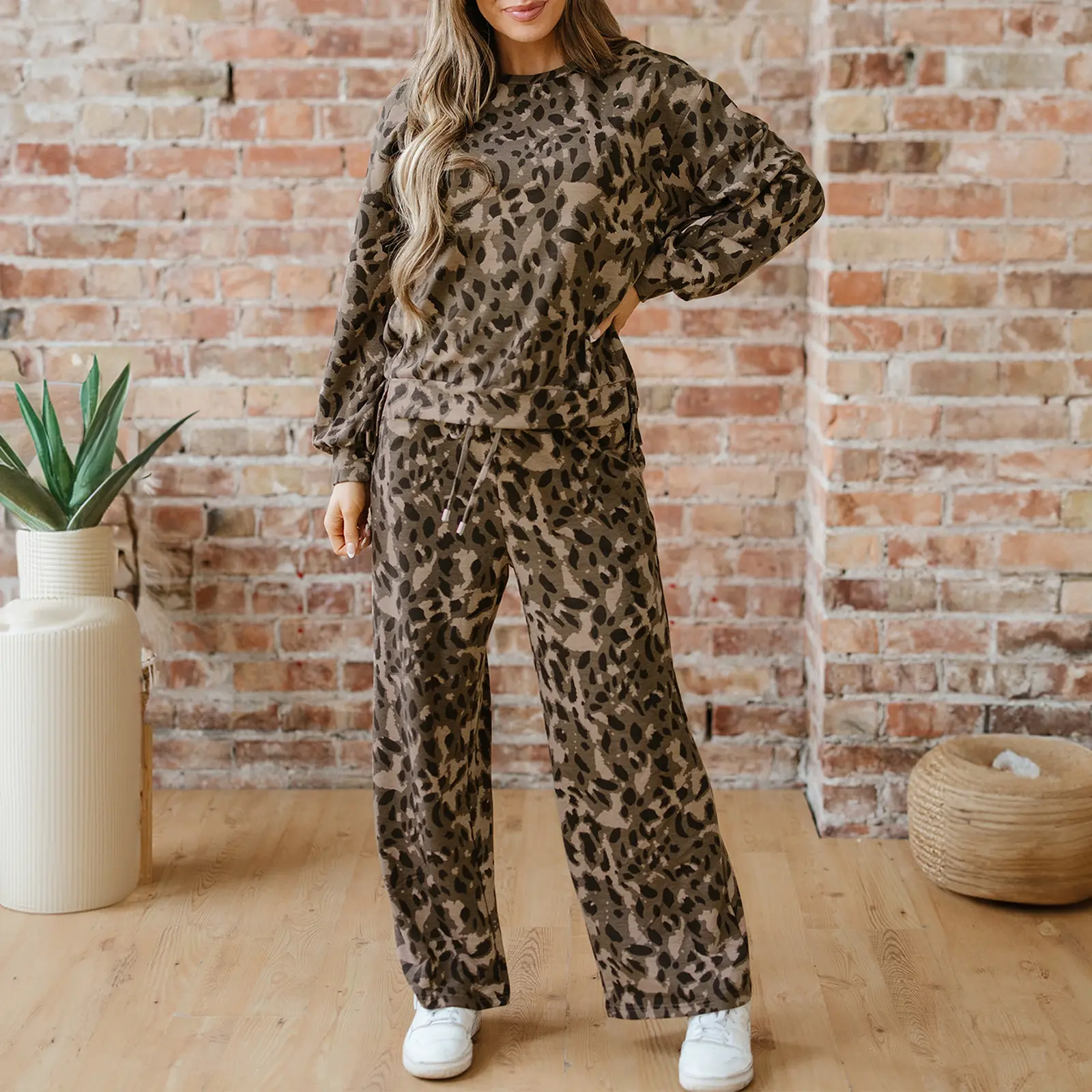 Women's Leopard Print Raw Seam Drop Shoulder Pullover Drawstring Loose Pant Set Long Sleeve Two Piece Set Western Style Daily Matching Set