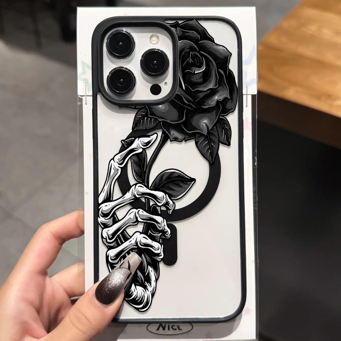 Gothic Flexible Shell Magnetic Plastic-TPU Protective Case - Full Protection, Wireless Charge Compatible, Multi-Model Cover for iPhone 13/14, Samsung S22/S23 Smartphones