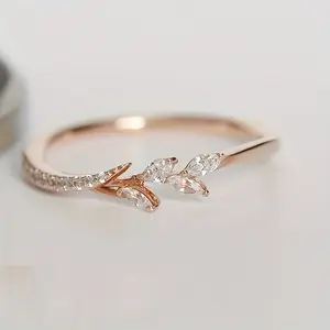 Elegant Rose Golden Leaf Water Crystal Ring - Perfect for Everyday Wear and a Romantic Gift for Valentine's Day