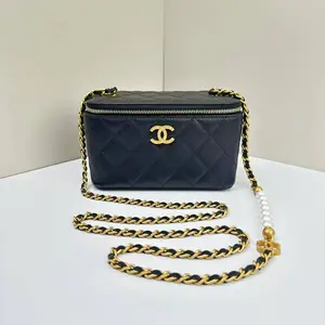 Pre-owned CHANEL Caviar Crossbody Bags Vanity Case Small Quilted Pearl Crush Black CPU0303