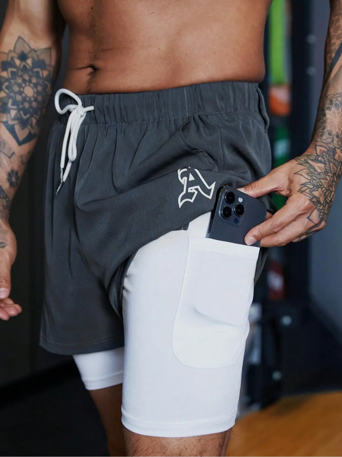 Men's Loose Colorblock Letter Print Drawstring Waist 2 IN 1 Shorts, Casual Sporty Pocket Design Track Shorts for Gym Workout Running, Men's Sports Bot