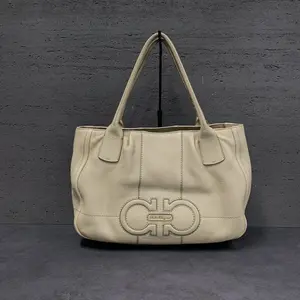 Pre-owned SALVATORE FERRAGAMO Leather Shoulder Bags 7.8'' R2469 Shoulder Bag C1854179884 0602 T2 Luna