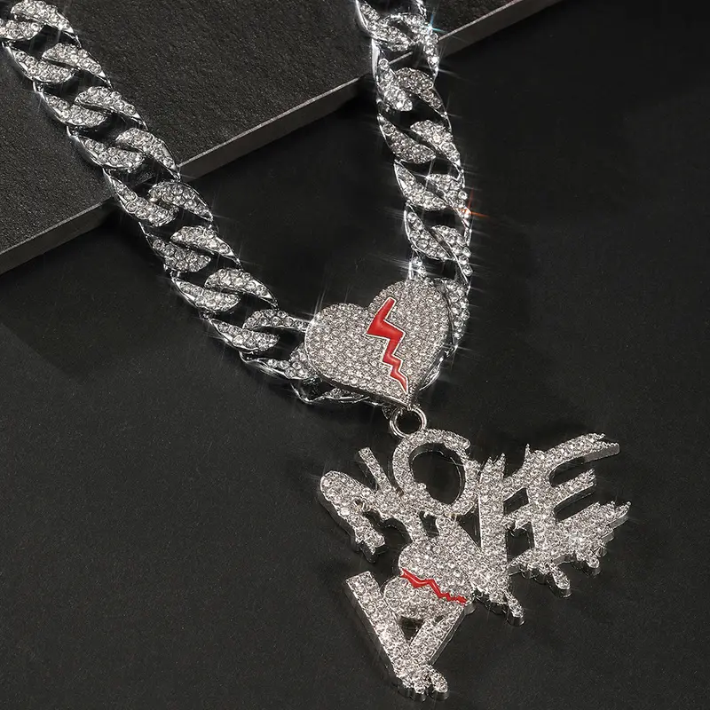 Hip Hop Heart Pendant Necklace for Men, Fashionable Rhinestone "No Love" Broken Heart Charm, Zinc Alloy Chain, Hearts Pendant Necklace