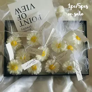 Daisy-Shaped Candle Set, 1pc/5pcs, Wedding Favor Gift Basket, Bridal Shower Decor, Scented Soy Wax for Home Fragrance