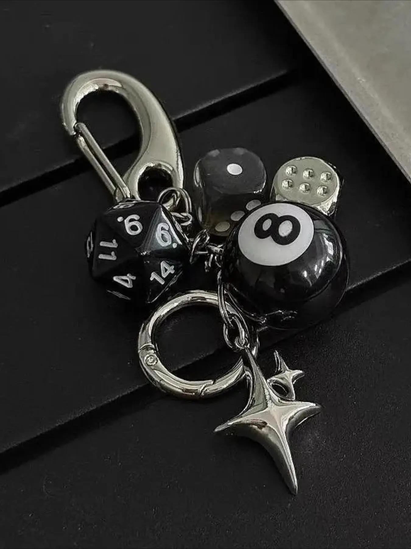 Trendy Y2K Creative Design Dice Keychain, Punk Fashion Unisex Bag Charm, Star-Shaped Pool Ball Key Ring, Unique Accessory for Men and Women, Keychain for Purse, Key Charms, Keychain Collectibles, Cool Keychains