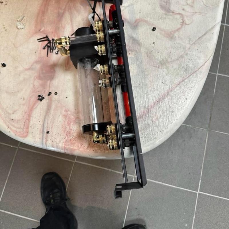 Custom Waterlooped Gaming PC with Advanced Cooling System and High-Performance Components