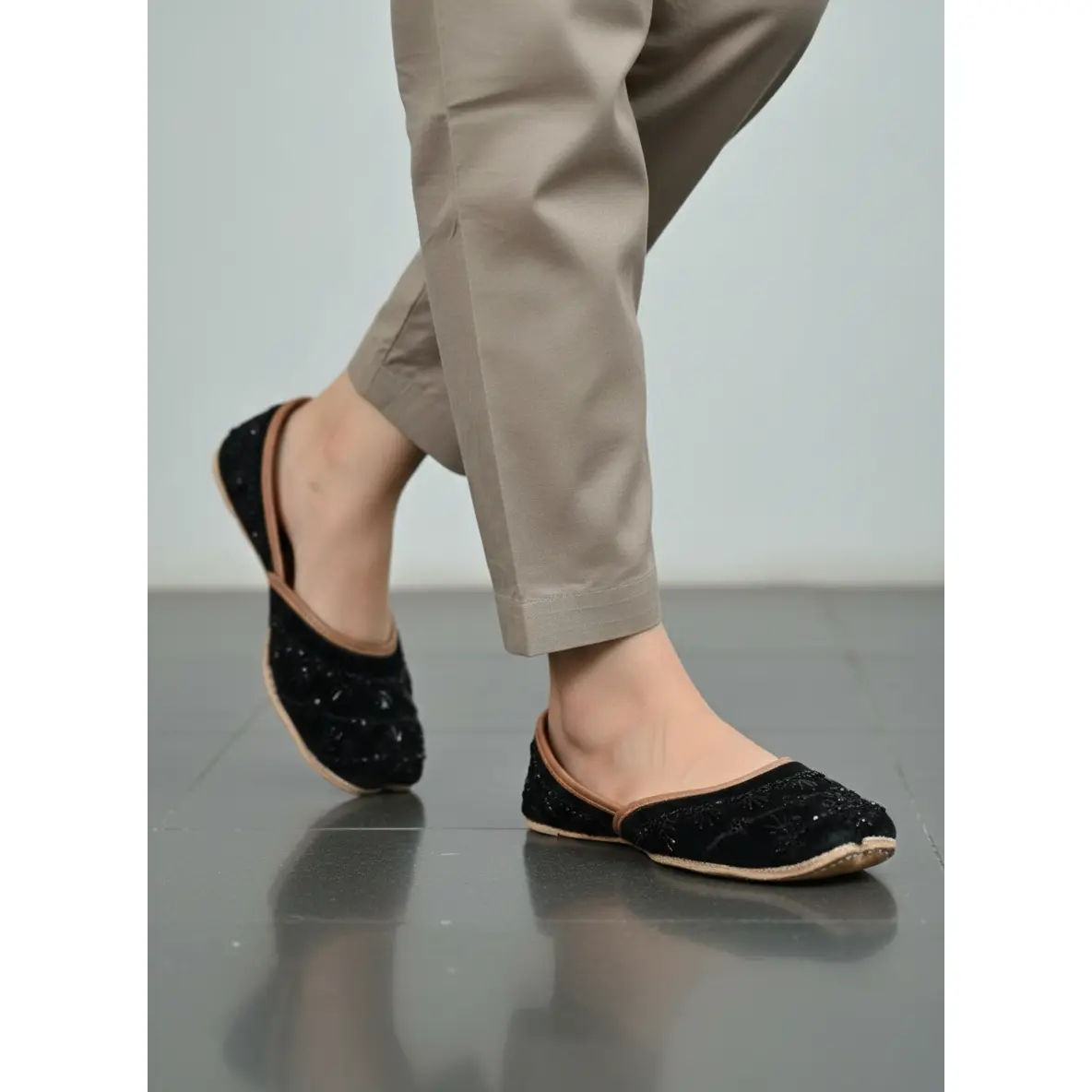 Women's Handcrafted Velvet Khussa Flats - Elegant Leather Slip-On Shoes, Ankle-Length Round Toe with Intricate Thread and Pearl Work, Plain Traditional Footwear