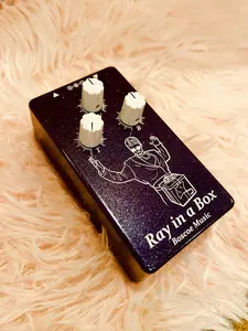 Boscoe Music Ray in a Box - Vintage StingRay Bass Preamp Pedal