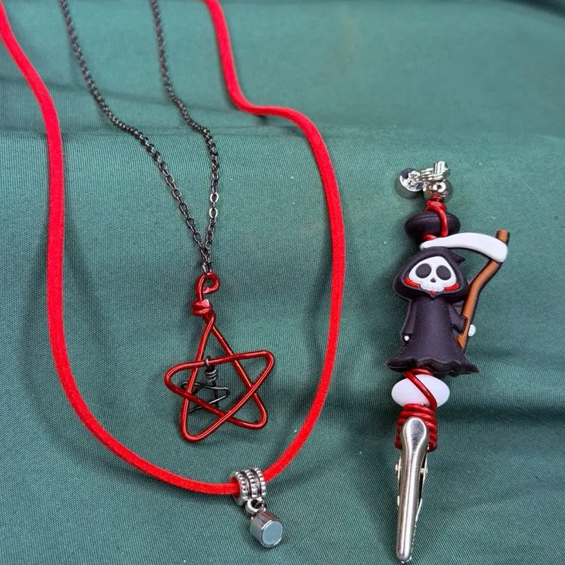 Clip & Go Trippy Clippy Necklace