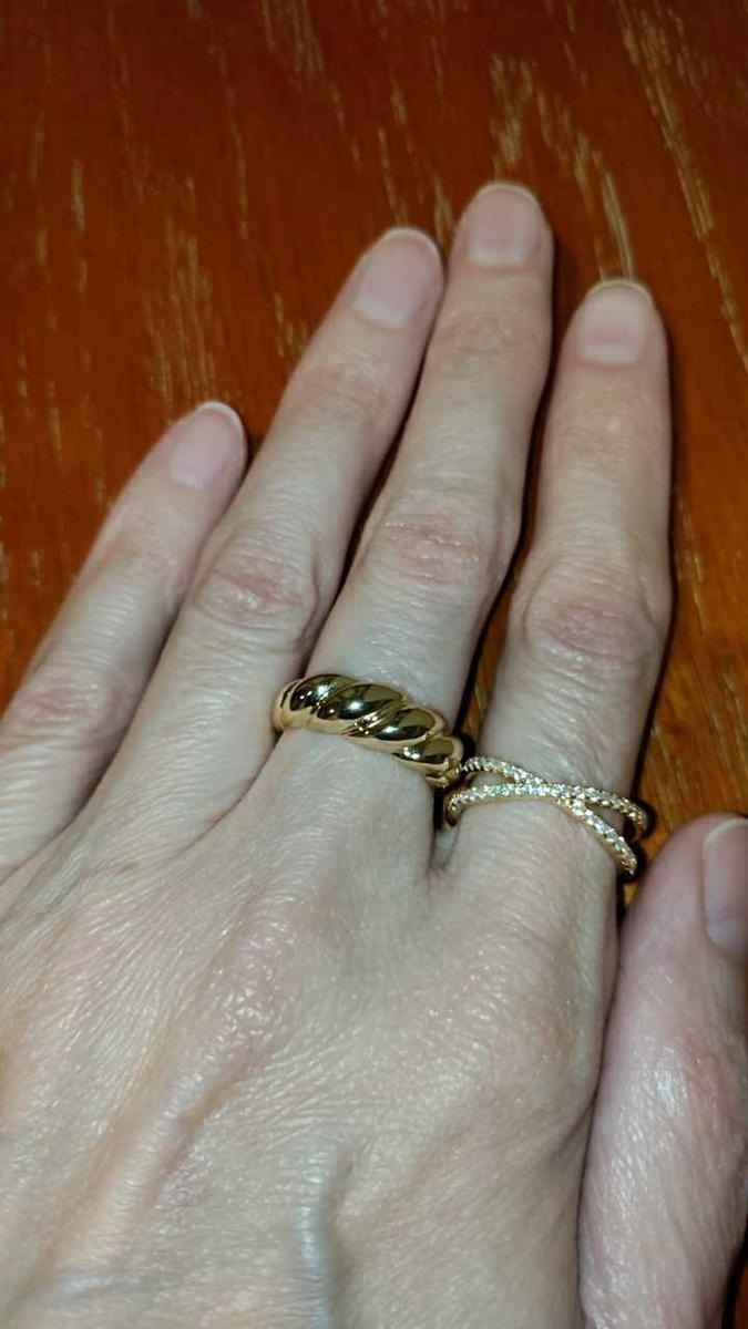 Item: Yellow Gold, 6