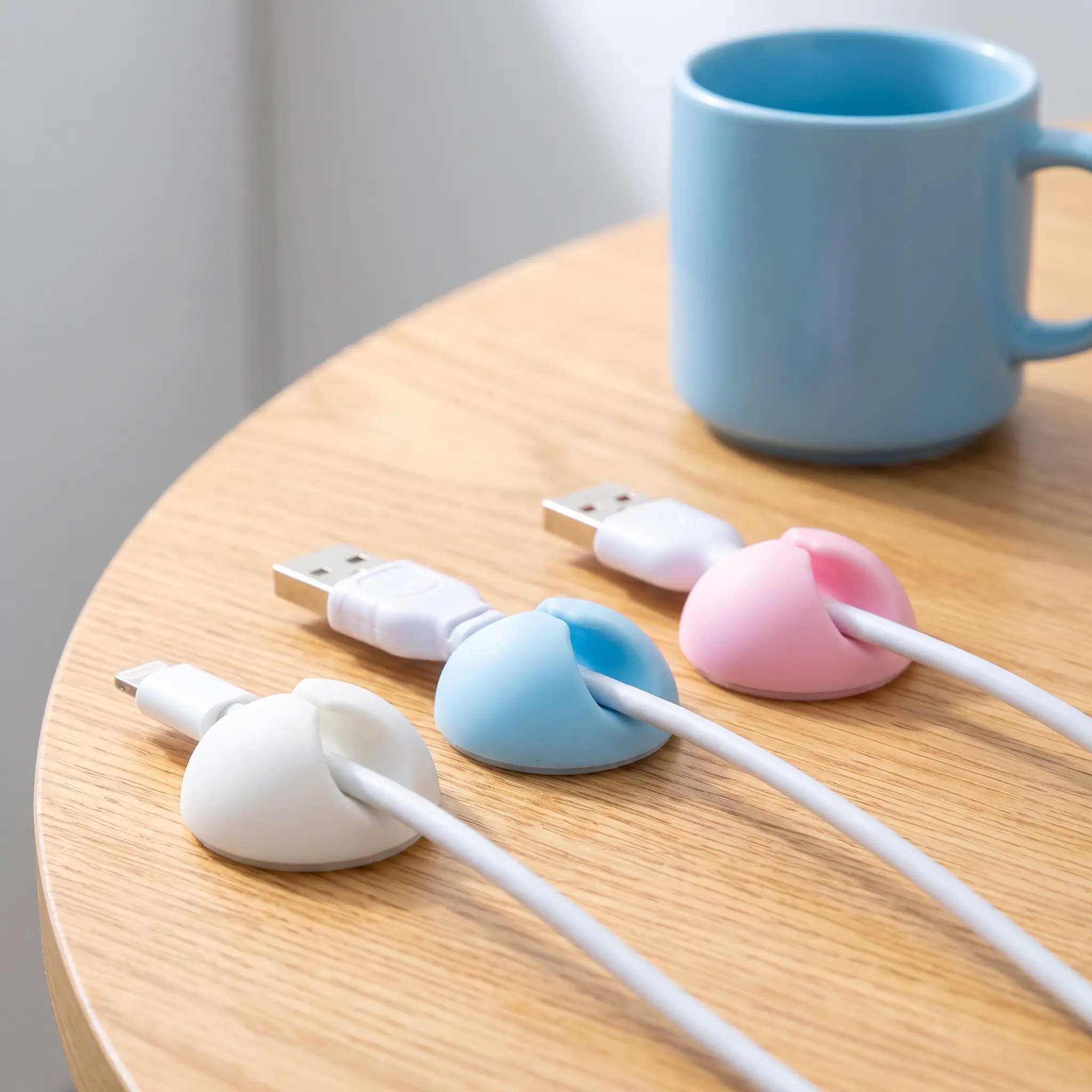 【SummerWins】3 pcs/6 pcs Self Adhesive Cable Clips, Mini Cord Organizer Holders for Desk, Phone Charging Cable Management