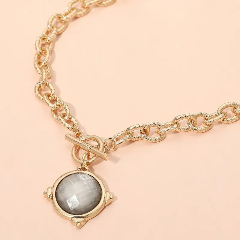 Trendy Jewelry 16in Gold Compass Pendant Choker, Fashionable Jewelry Accessories with Front Toggle, Faceted Stone