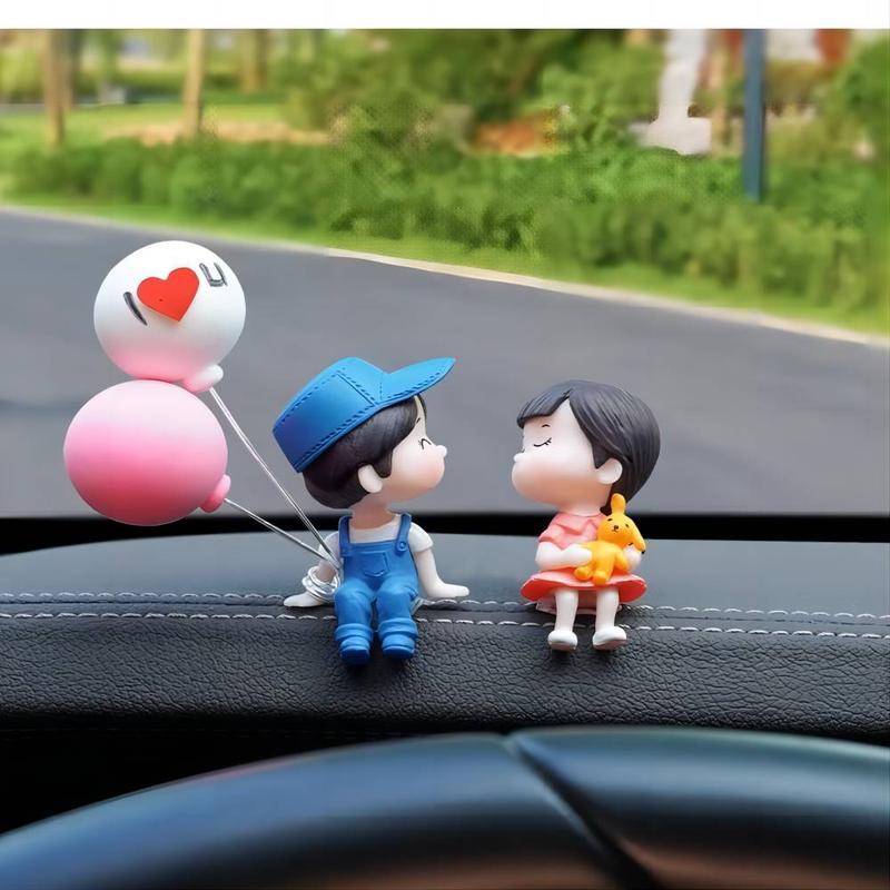 Cute Couple Car Dashboard Decorations, Lovely Couple Kiss Cartoon Figurines Car Ornament, Resin Material Boy Girl Car Interior Decoration with Balloon for Car Dashboard Gifts