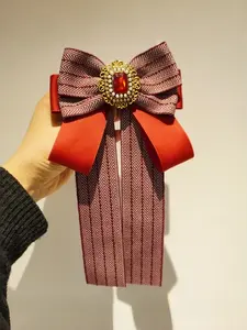 Vintage Court Style Brooch Pin, No-Needle Design, Zigzag Gem Pearl Sash, Jk Uniform Shirt Suit Graduation Bow Tie Lapel Flower