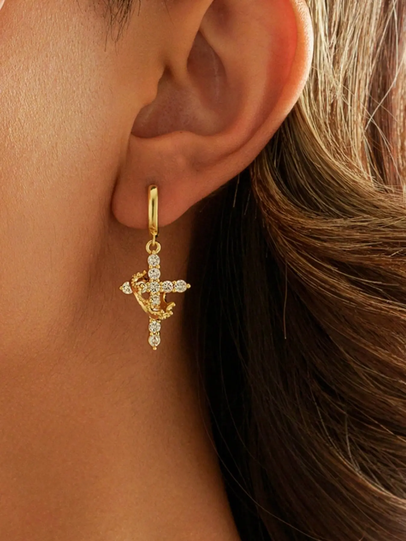 1 pair Gold Crown Cross Hoop Earrings For Women, Sparkling Crystal Detail, Elegant Religious Jewelry For Daily Wear, Gift For Christmas Or Special Occasions，Elegant Bridal Party Jewelry, Statement Gift Set, magic cross earring, Fashion Jewelry Earrings