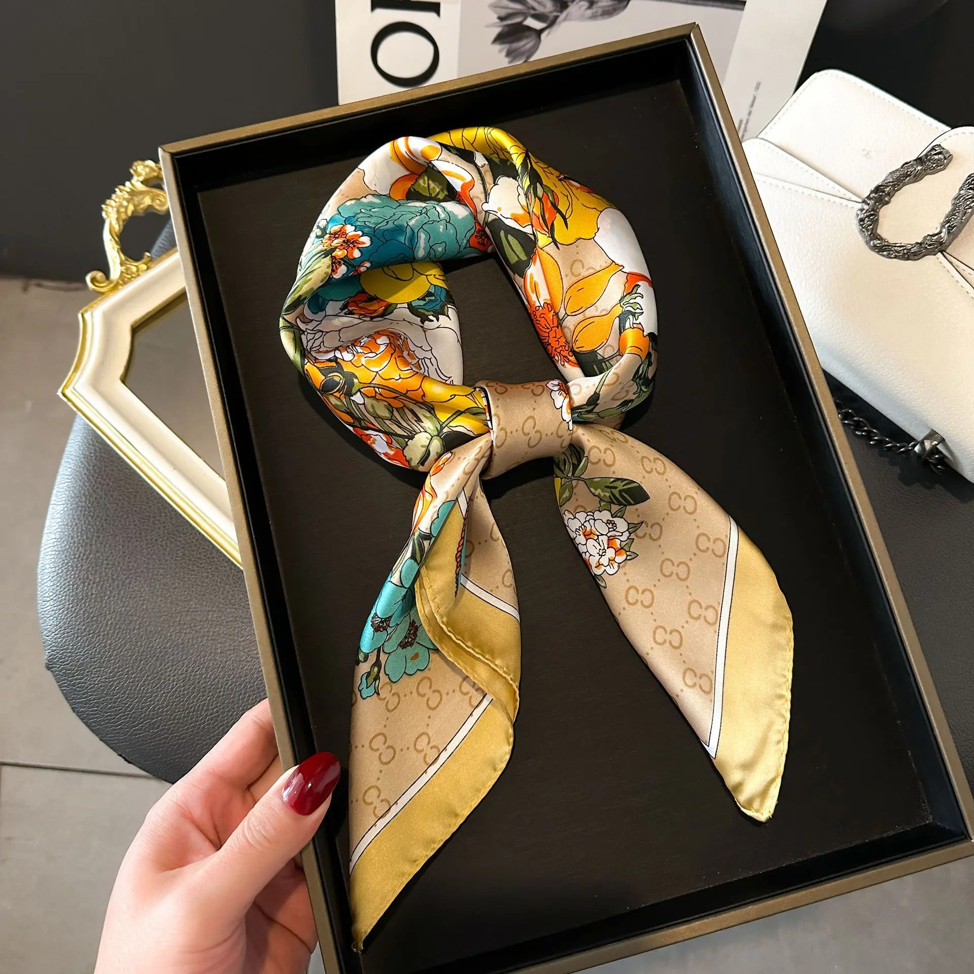 A0231 Spring scenery fills the garden