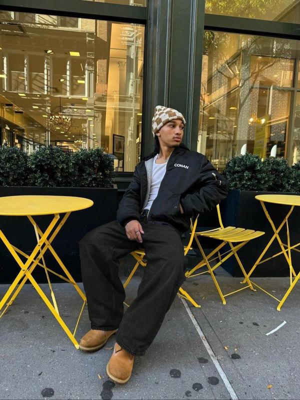 Men's Loose-Fit Denim Jeans, Comfortable Casual Style, Plain Pattern, Button Fly Closure, All Seasons Wear, Trendy Street Fashion