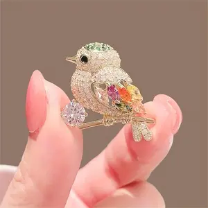Cute Magpie Brooch Pin for Dresses Shirts Suits Sweaters Scarves Shawls Coats, Fashion Crystal Accessory for Party Holiday Casual Wear