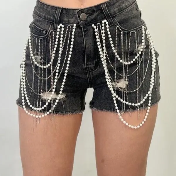 Priscila- Shorts with pearl chains