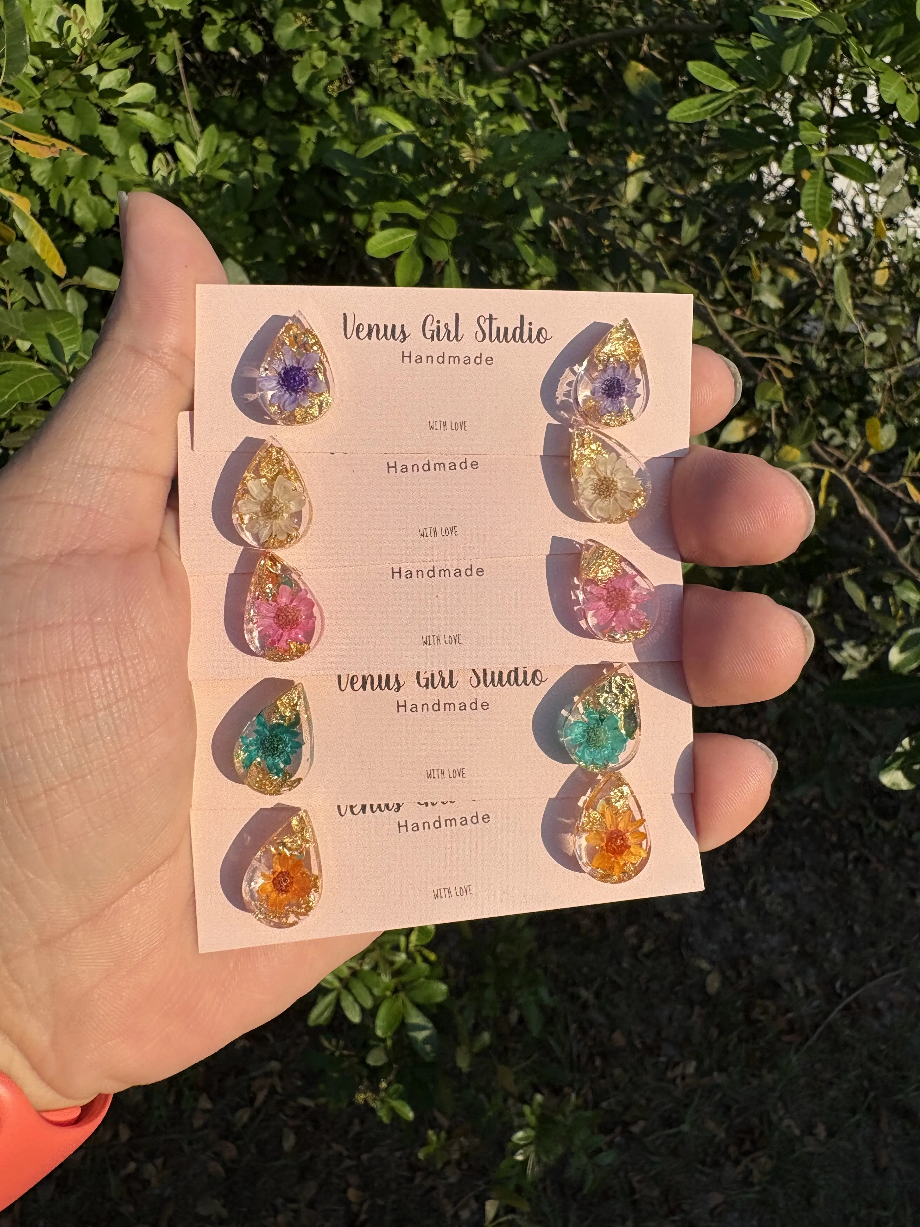 Resin Daisy Stud Earring Resin Daisy Stud Earring