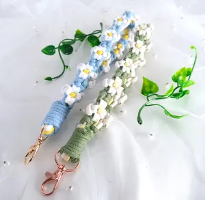 Macrame Flower\ Wristlet Macrame Daisy Wristlet Macrame Keychain Floral Keychain Boho Accessory