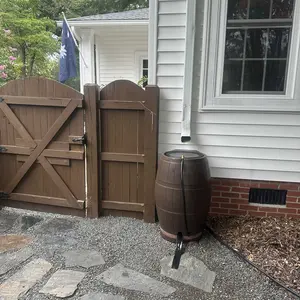 FCMP Outdoor RC4000-BLK 50-Gallon BPA Free Home Rain Water Catcher Barrel, Pet Traditional