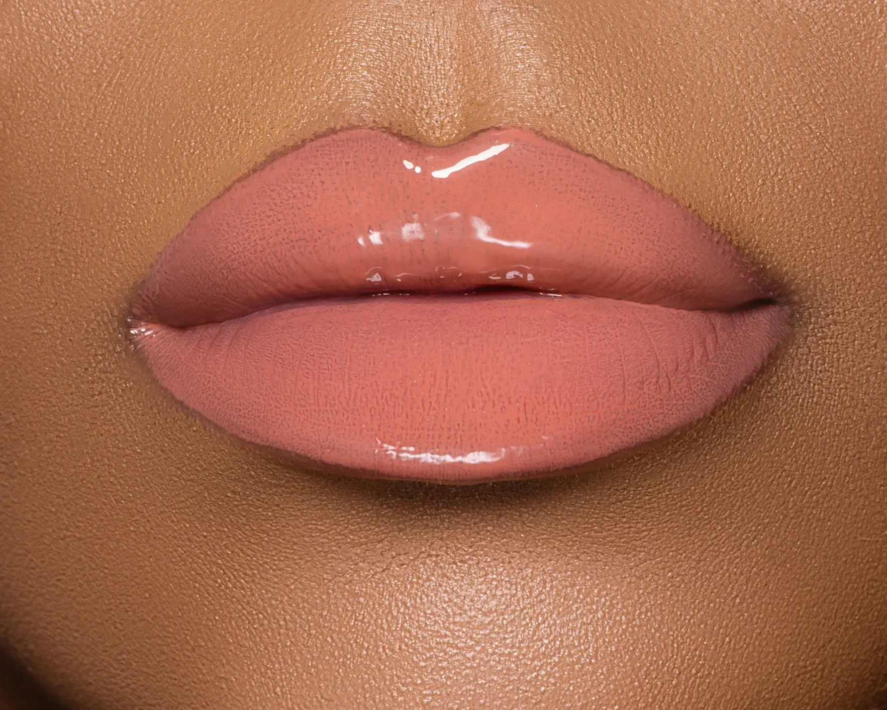 Vanilla Mocha Lipstick - Glossy Finish, Silky Texture, Ideal for Makeup, Lightweight Design