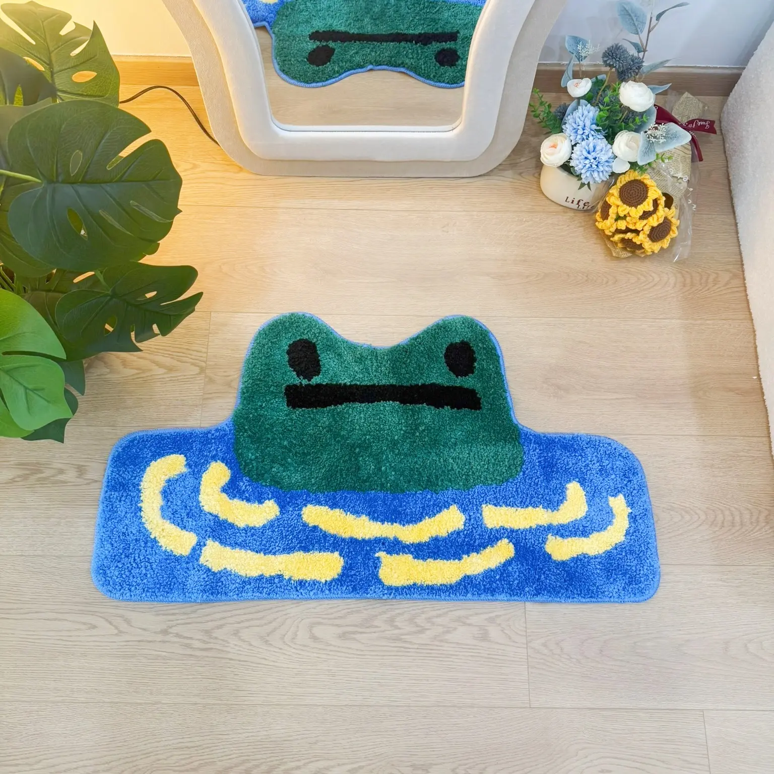 Frog in Water Rug Funny Green Frog Water Ripple Shaped Carpet Soft Non-Slip Floor Mat for Bedroom Living Room Cute Internet Meme Home Decor Rug Whimsical Small Area Rug for Game Room Nursery