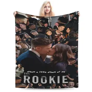 A flannel blanket with a retro rookie pattern print, the microfiber is soft and skin-friendly, a must-have for the bedroom, office, sofa or camping