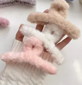 Faux Fur Hair claw clip, fall winter cozy vanilla girl aesthetic, preppy y2k 90s hair accessories